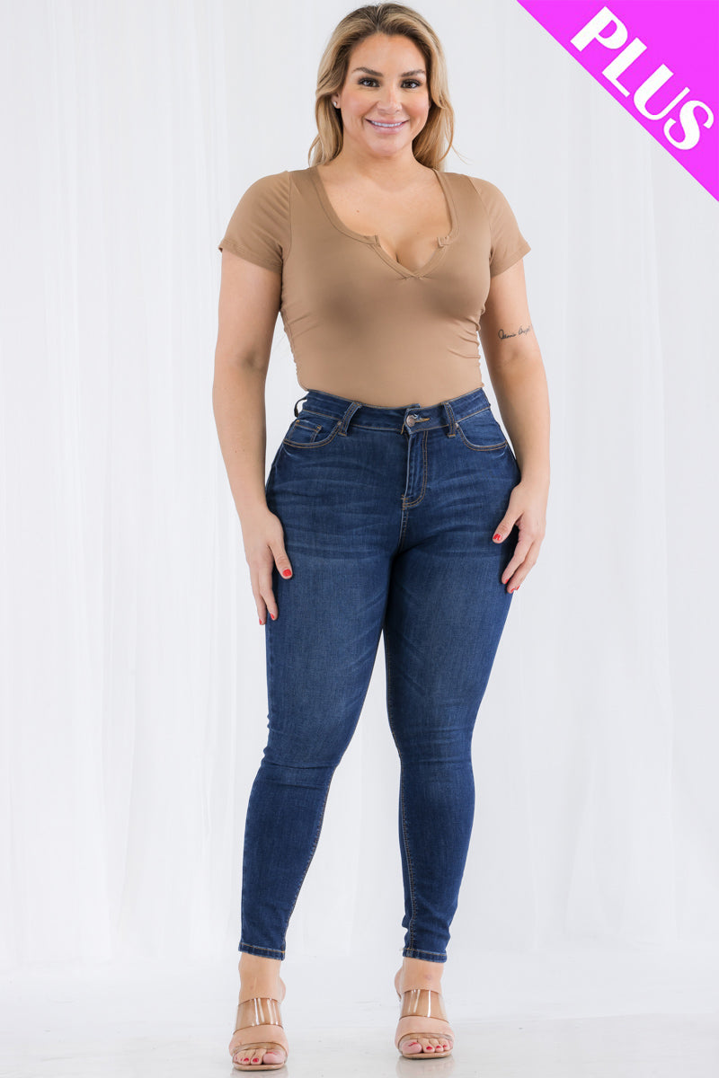 Plus Size Casual Split Neck Solid Short Sleeve Bodysuit (CAPELLA)