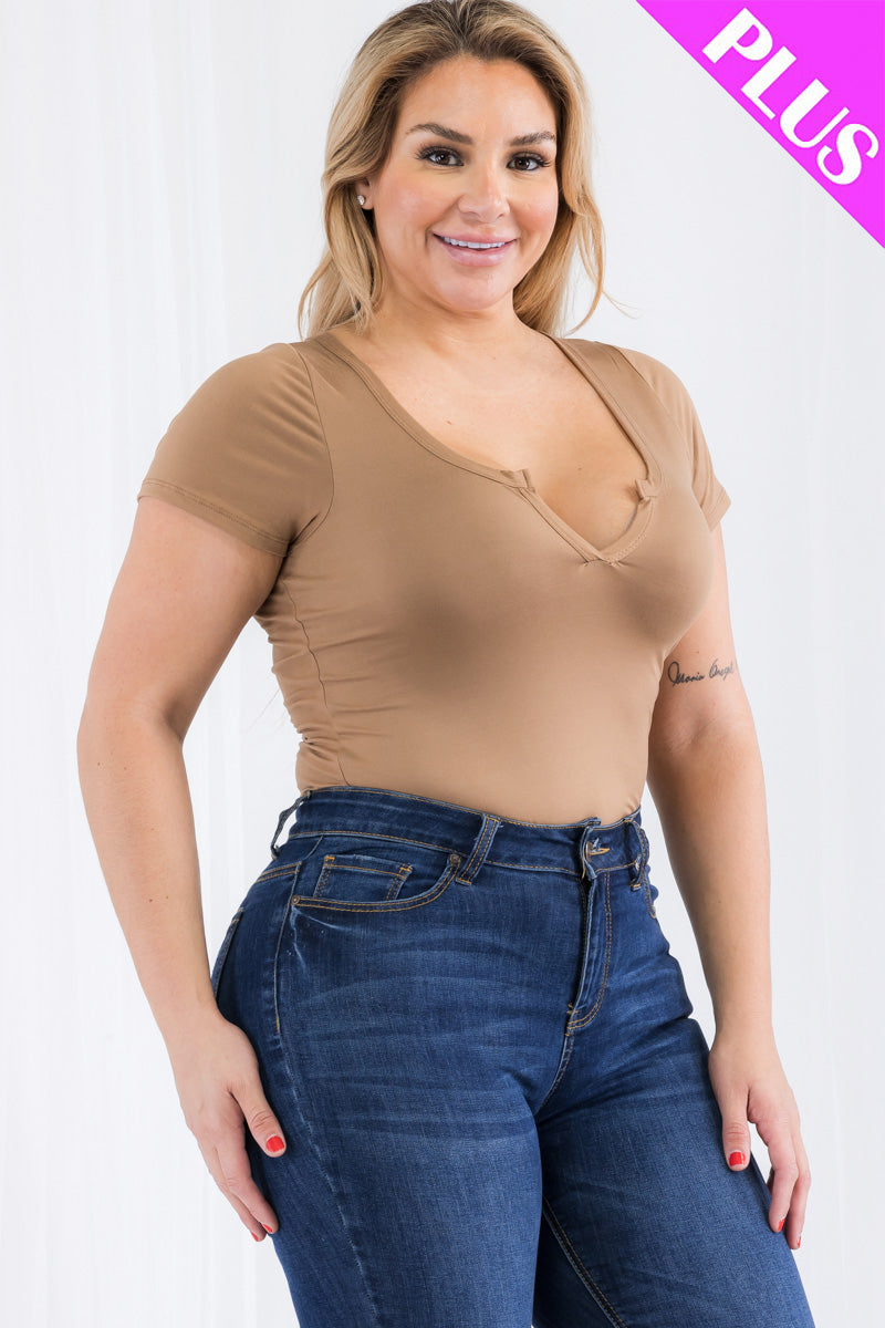 Plus Size Casual Split Neck Solid Short Sleeve Bodysuit (CAPELLA)