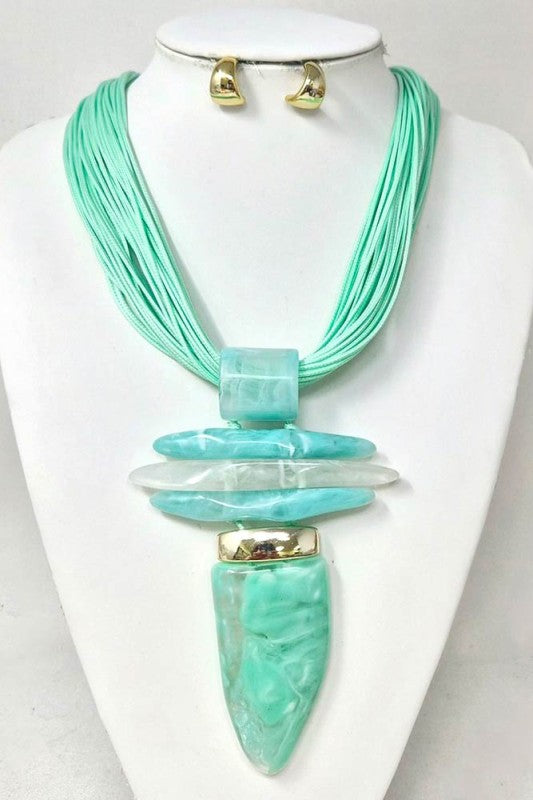 The Luxe Aura Statement Necklace